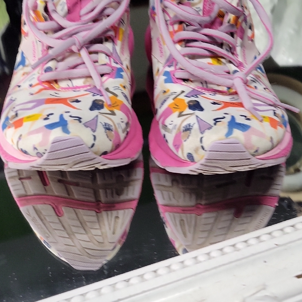 Womens 9.5 Brooks Adrenaline GTS 21 Limited Edition Unity Design running shoes.  - Picture 6 of 11